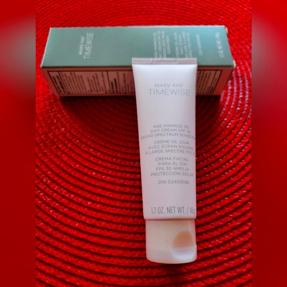 Mary Kay Timewise Combination/Oily Skin - Picture 1 of 1